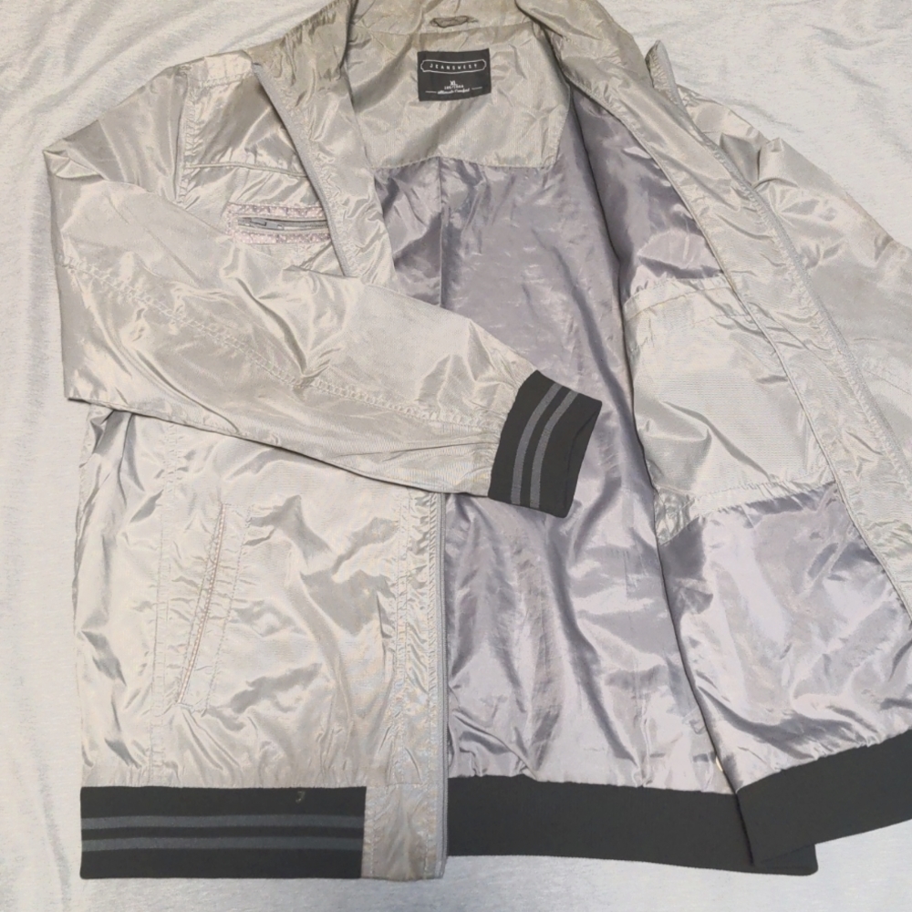 Silver Jacket - image 3